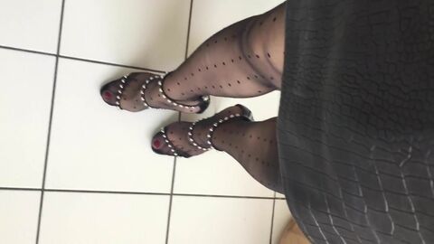 HD видео, Ladyboy (транссексуал), нижнее белье (транссексуал), чулки (транссексуал)